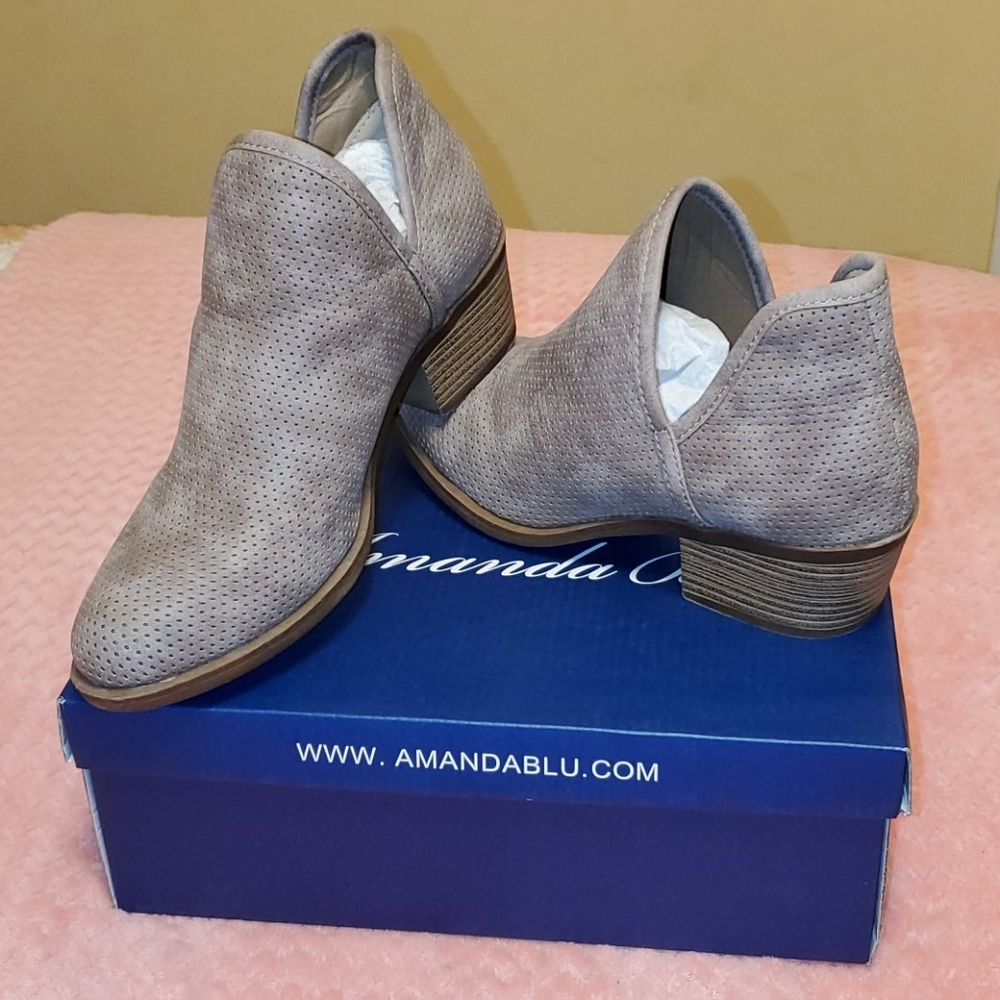Amanda Blu shoe Booties